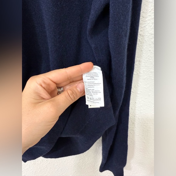 J. Crew Midweight cashmere crewneck sweater Size L Navy Blue - Picture 5 of 8